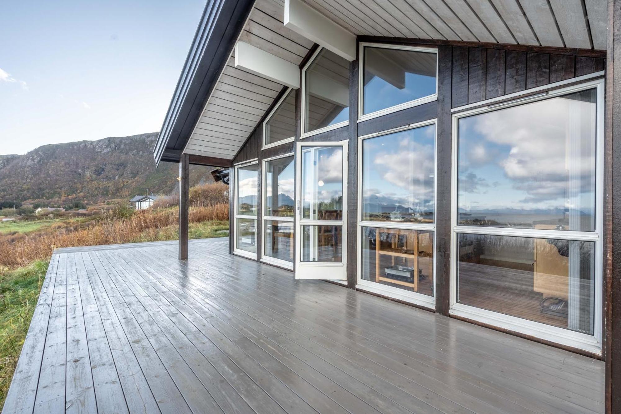 Lofoten Links *